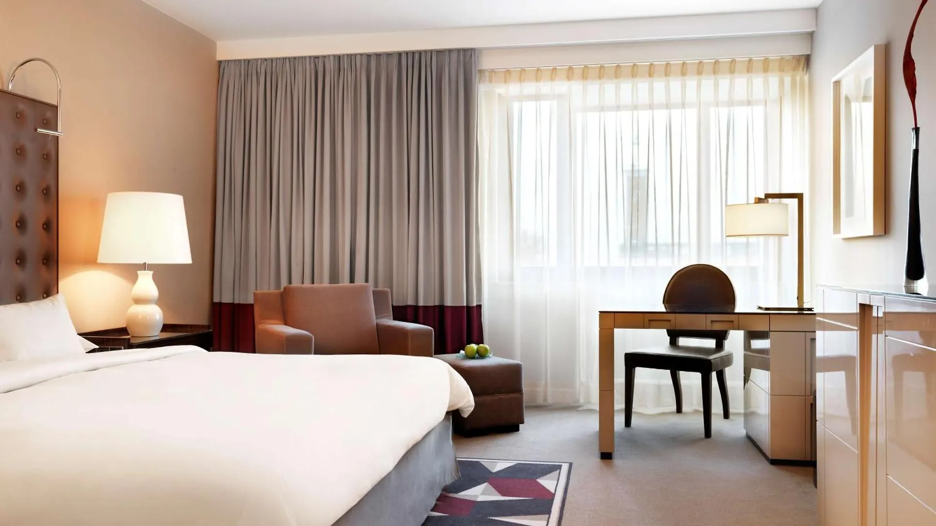 5 Zentrale Hotels in Köln-Deutz für entspanntes Reisen