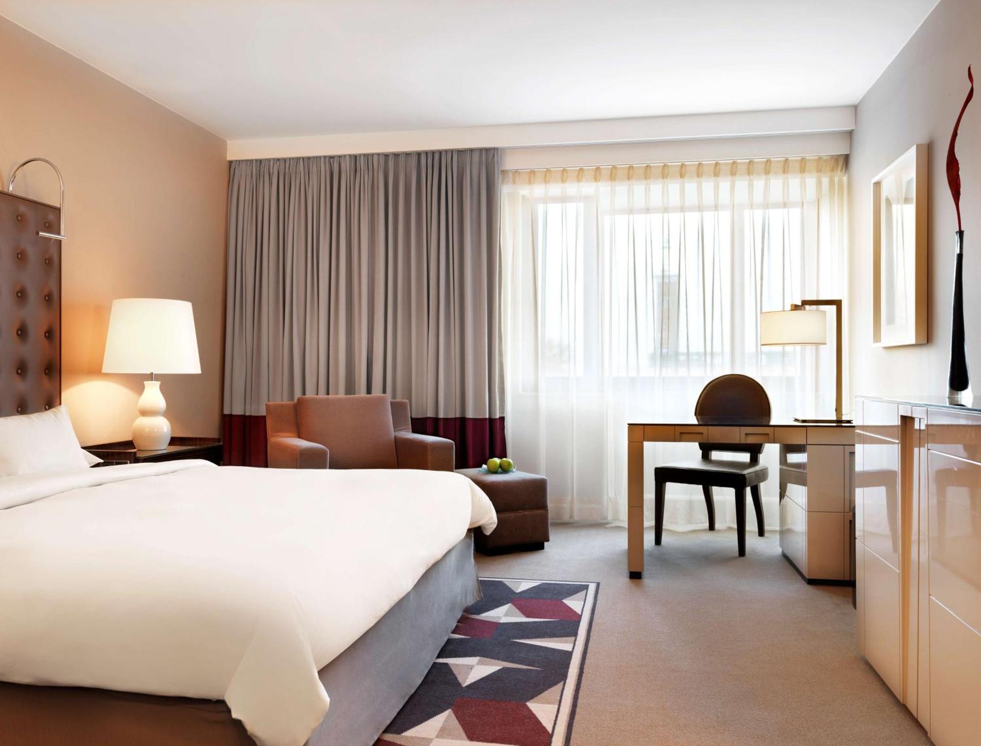 5 Zentrale Hotels in Köln-Deutz für entspanntes Reisen